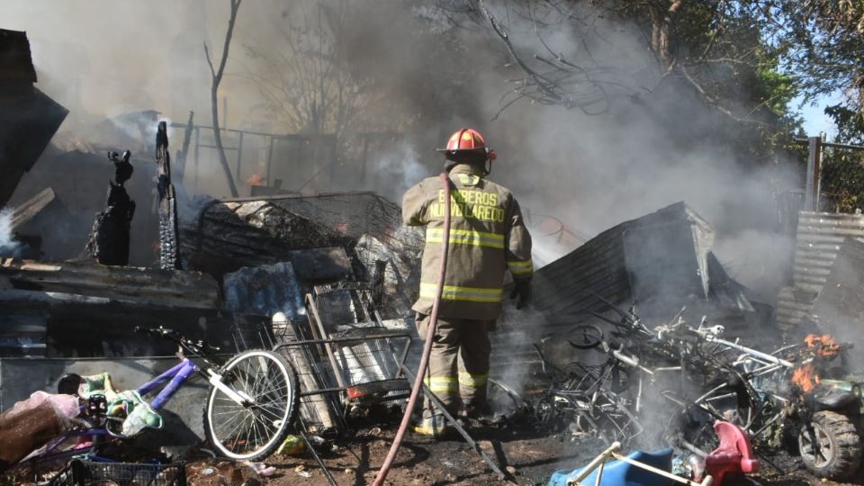 Los bomberos controlaron el fuego.