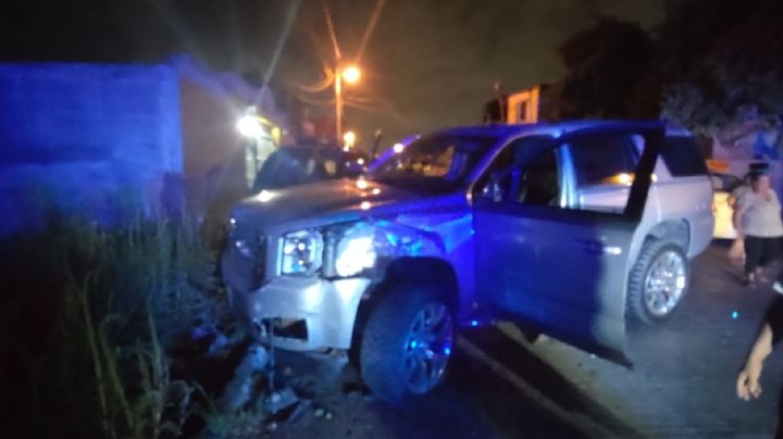 Conductor ebrio causa choque en la avenida Yucatán; impacta vehículo estacionado
