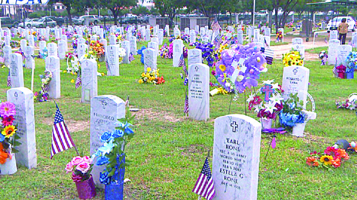 Agonizan viejos camposantos en Laredo, Texas; ¿invertirán en uno nuevo?