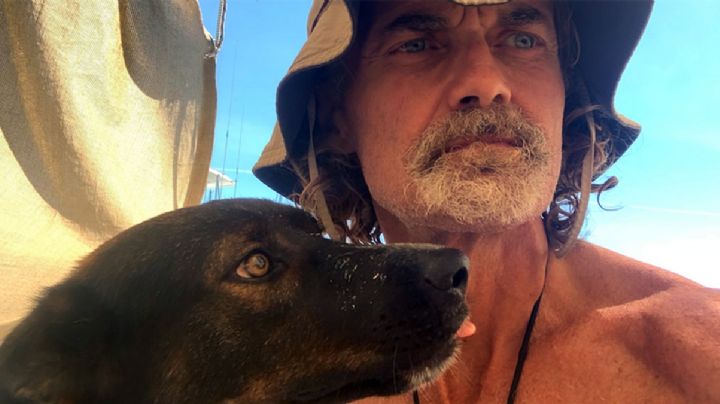 Barco atunero rescata en aguas mexicanas a australiano y a su perra, perdidos meses en el mar