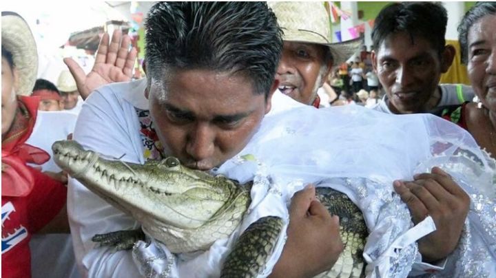 Alcalde se casa con caimán hembra como parte de una tradición de más de 230 años