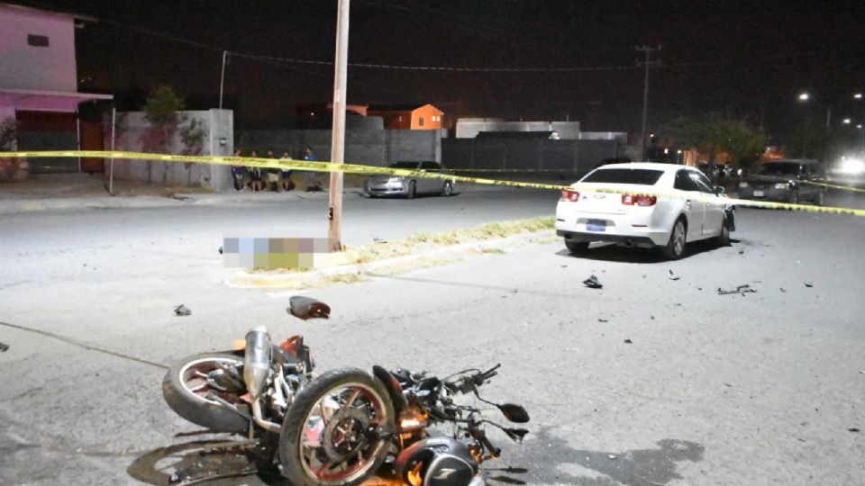 El motociclista murió en el momento del accidente.