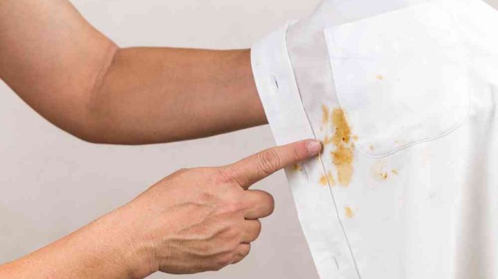 ¿Cómo eliminar manchas de grasa de la ropa?, este es el mejor remedio