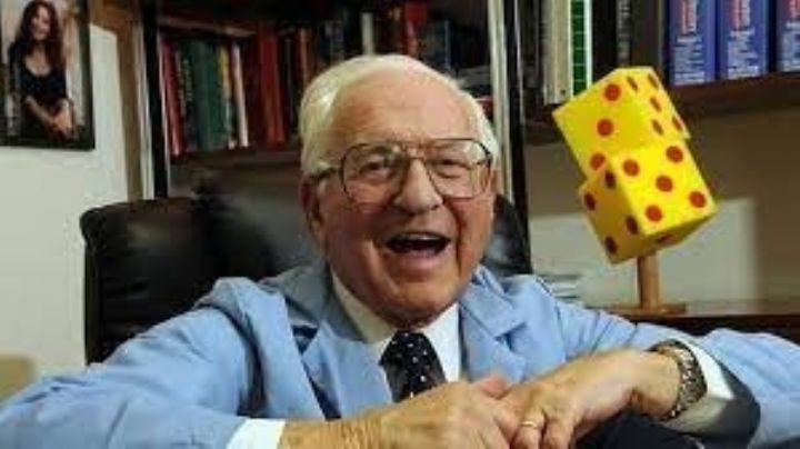 El hombre que tronó sus dedos a lo largo de 60 años y fue reconocido en 2009