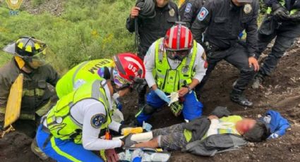 Niño cae a cráter del volcán Xitle; lo rescatan | VIDEO