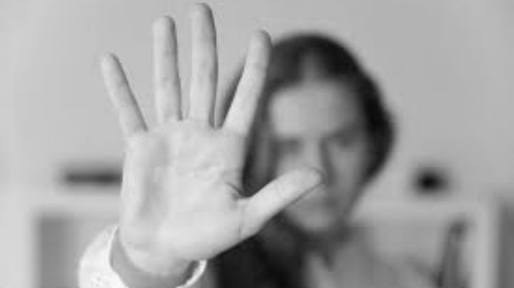 Acusan a David González, superintendente, de acoso; él se defiende