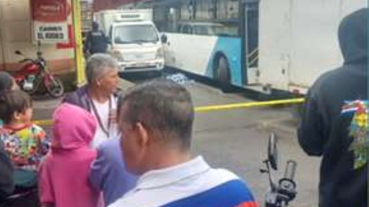 Chofer muere aplastado por su propio camión; quería evitar tragedia