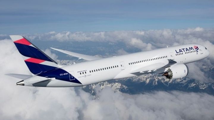 Piloto de LATAM sufre infarto en pleno vuelo; ¿qué hicieron los copilotos?