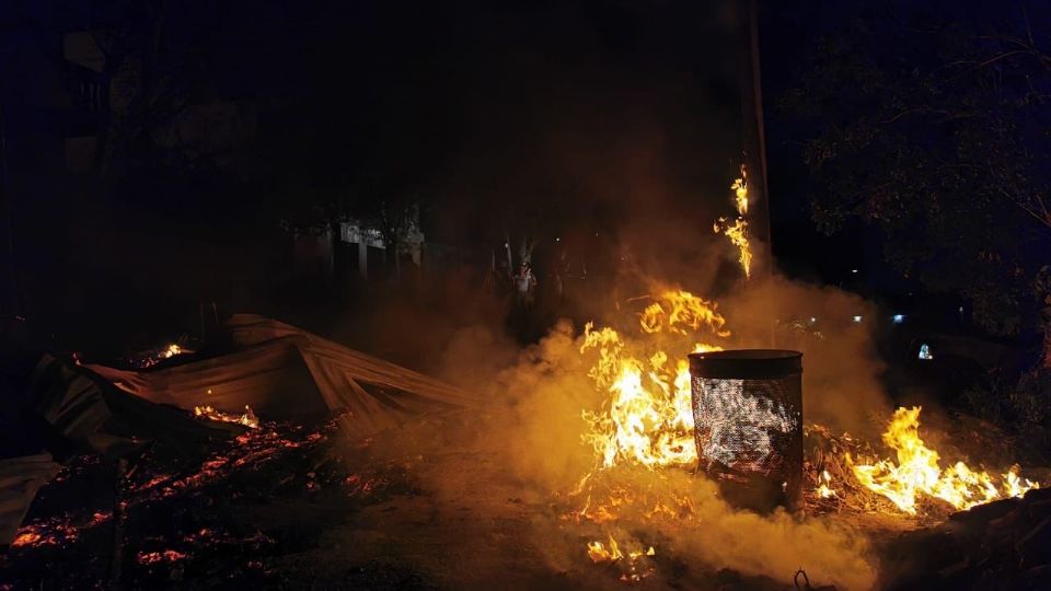 Dos hombres pierden la vida al registrarse incendio en Guadalupe, Nuevo León.