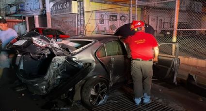 Coreanos manejan en contra y provocan fuerte accidente en Monterrey