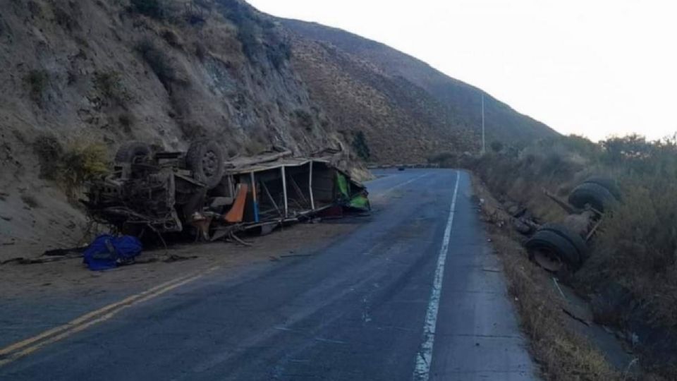 El exceso de velocidad, aunado a las malas condiciones de la carretera provocaron el terrible accidente mortal