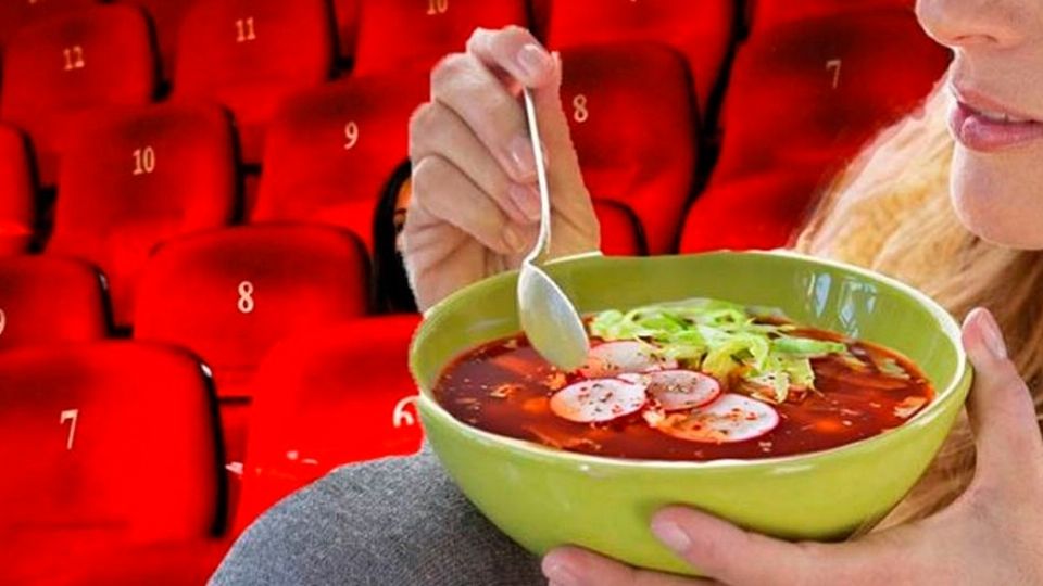 ¿Está prohibido meter comida al cine?