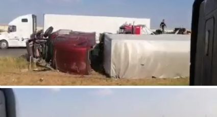 Tráiler se vuelca en la carretera interestatal 35; queda sobre el camellón | VIDEO