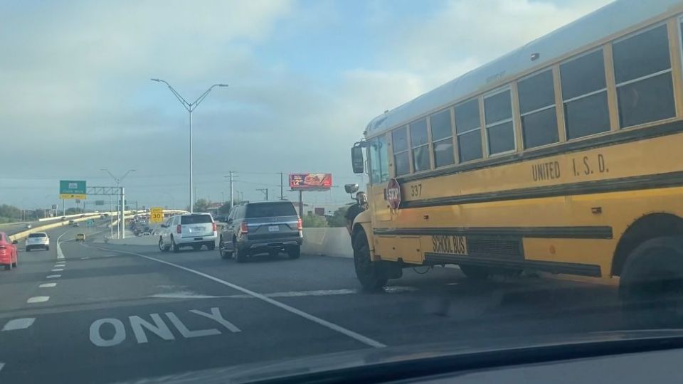 Los conductores de vehículos deben saber que circular cerca de un camión amarillo de escuela, es algo muy especial, cualquier falta se castiga con cientos de dólares de multa.