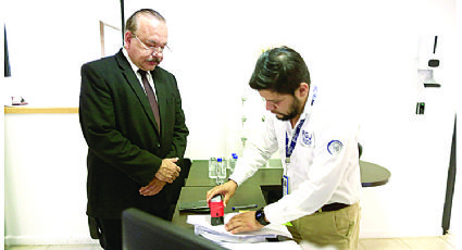 Denuncia a Fiscal por tráfico de influencias
