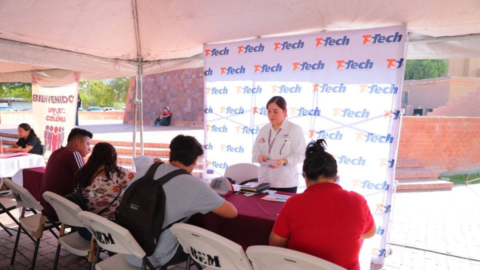 Programa social en Explanada Baca Calderón