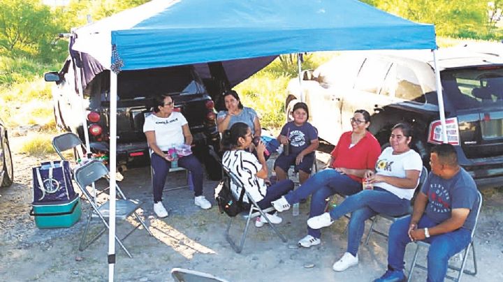 Cumple el paro una semana; les pagan salario