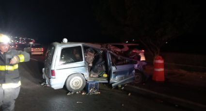 Trágico accidente: conductor de camioneta queda prensado; copiloto muere