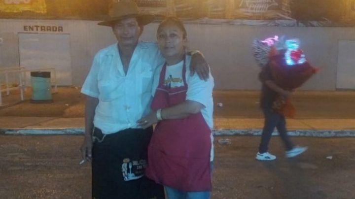 Matrimonio trabaja en ferias y viaja por el país todo el año; 'es una vida muy difícil, pero muy bonita'