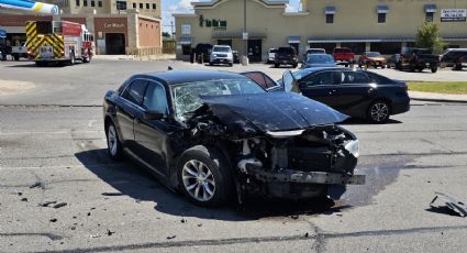 Hombre armado con navaja choca en avenida San Darío