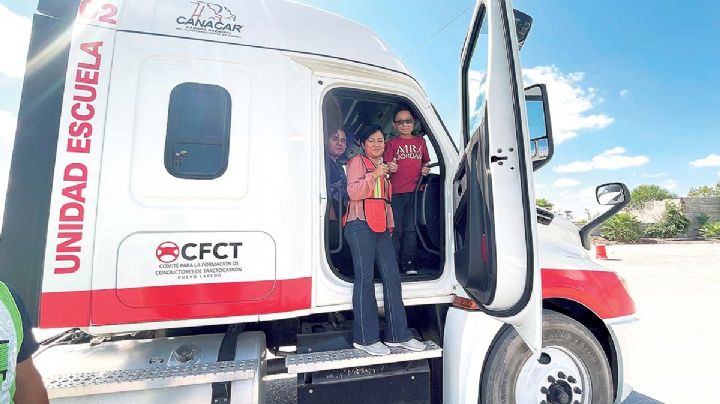 En Nuevo Laredo más mujeres quieren ser operadores de tráiler