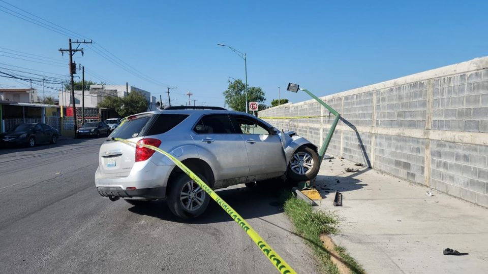 Otro accidente con daños y abandonan vehículo