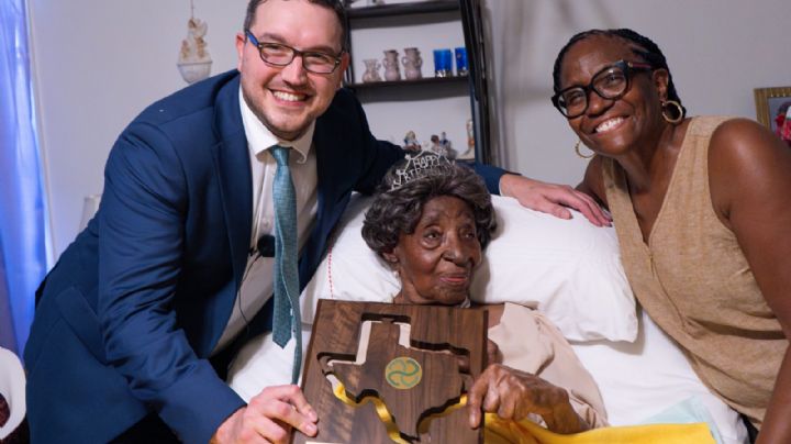 Mujer en Texas cumple 114 años; revela el secreto de su longevidad y aspecto tan joven