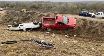 Hielo provoca dos volcaduras en un mismo lugar al norte de Laredo: hay un muerto