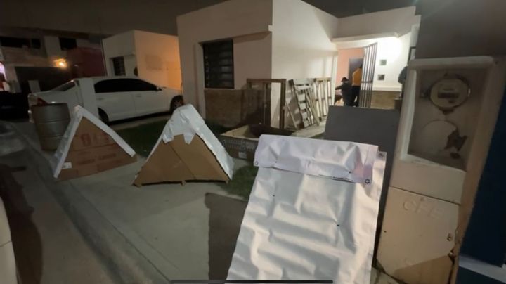 Ante helada, construyen casitas para perros callejeros de Nuevo Laredo