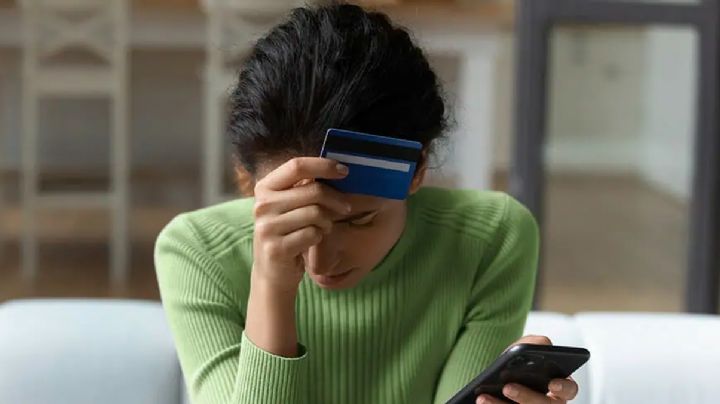 ¿Qué pasa si tengo una cuenta de nómina pero ya no trabajo allí y no la cierro?