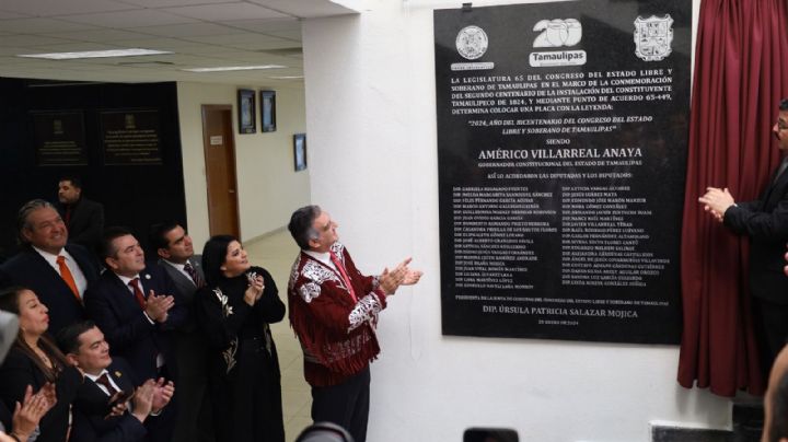 Devela gobernador placa conmemorativa del Bicentenario del Congreso de Tamaulipas