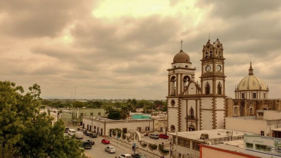 Una rara formación se ve en el cielo de Cadereyta, Nuevo León.