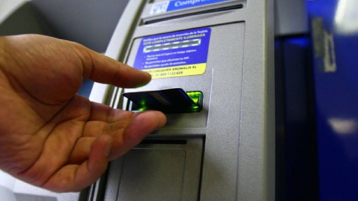 Este es el cajero que cobra más comisión por retirar tu pensión del Bienestar