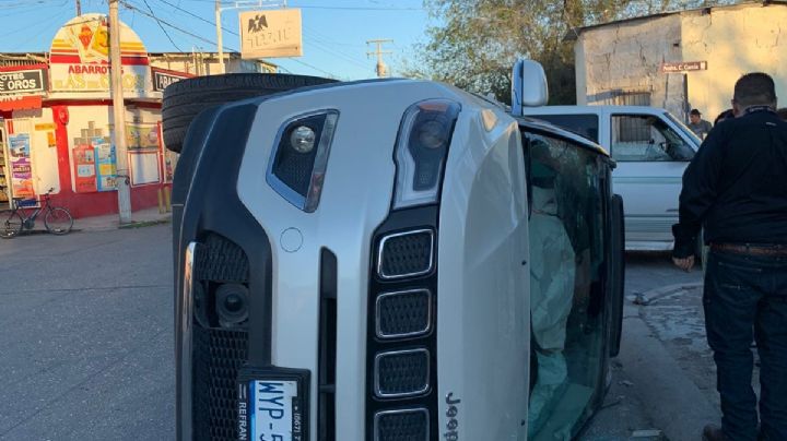 Ignora señal de alto y provoca volcadura en la colonia Victoria