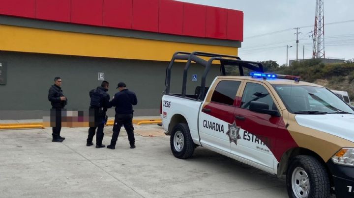 Indigente muere afuera de un Oxxo; llevaba días pidiendo limosna para comer