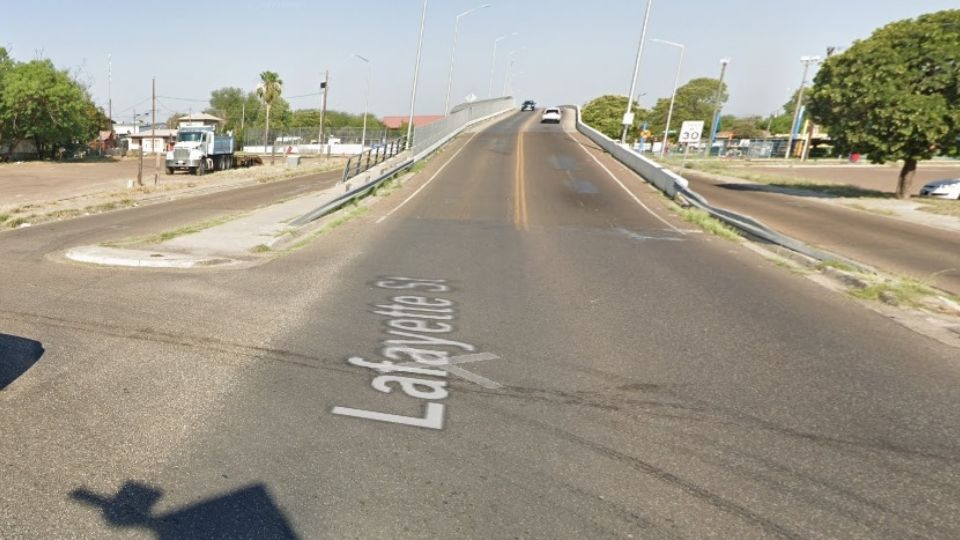 El paso elevado de la calle Lafayette, será un inmenso mural de varias cuadras en sus 17 pilares, travesaños o vigas, se invita a los artistas locales a inscribirse en este hermoseamiento del barrio “Canta Ranas”.