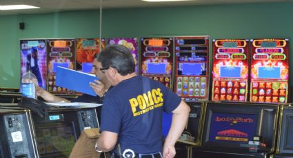 Decomisan decenas de 'maquinitas de apuesta' en Laredo; más de 7 mil dólares incautados