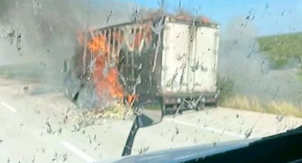 Reportan tráiler envuelto en llamas en el Kilómetro 164 de la carretera Monterrey-Laredo