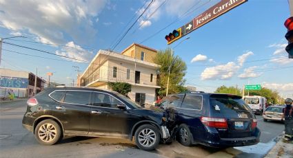 Choque de camionetas japonesas en la colonia Ojo Caliente; ¿a quién le fue peor?