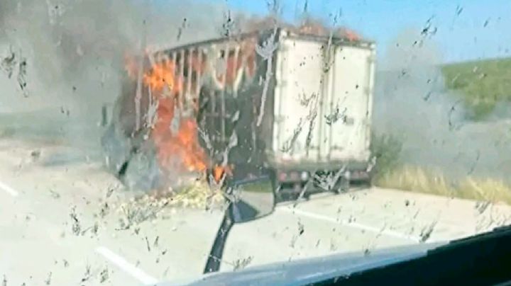Reportan tráiler envuelto en llamas en el Kilómetro 164 de la carretera Monterrey-Laredo