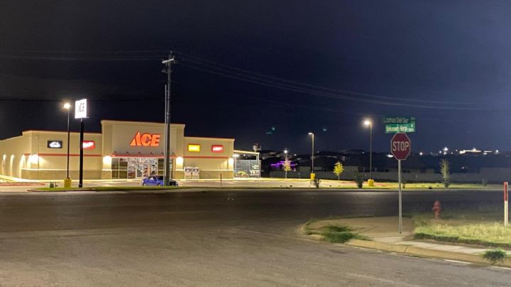 En Laredo, tripulantes de auto se disparan; se reporta un joven fallecido