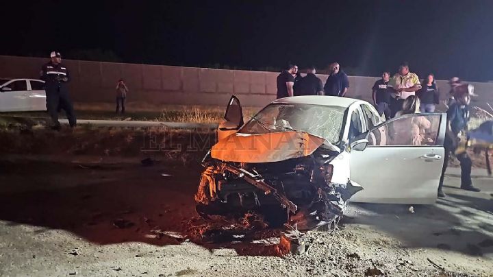 En Nuevo Laredo, jovencita destroza su auto en la Carretera Aeropuerto  