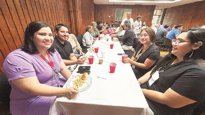 Reconocen a doctores por su labor y entrega en Nuevo Laredo