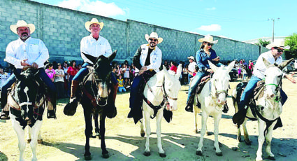 Inaugura cabalgata fiestas patronales de San Judas Tadeo en Nuevo Laredo