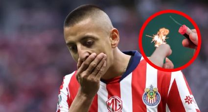 Futbolista de Chivas lanza cuete a periodistas; hay un camarógrafo lesionado