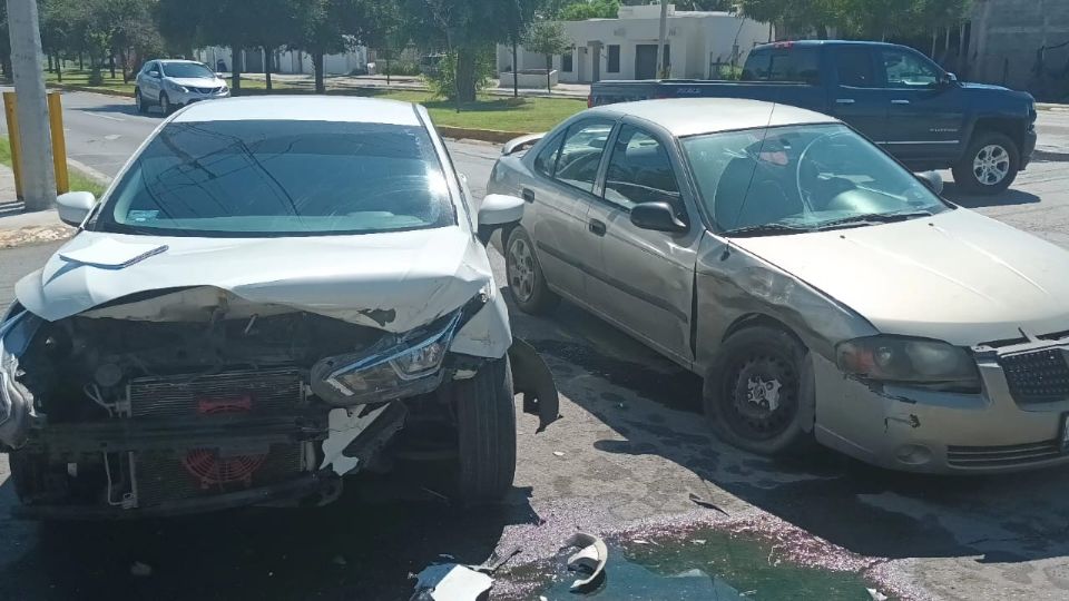 Los carros quedaron muy dañados tras el encontronazo