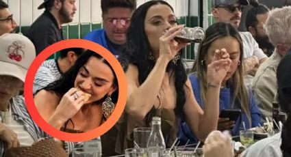 Captan a Katy Perry disfrutando de unos tacos y refresco en botella en su visita a la CDMX