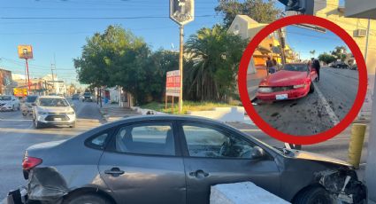 Abuelito provoca brutal choque en la avenida Guerrero; autos quedaron destrozados