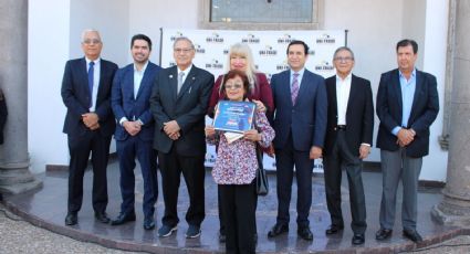 Realizan en Laredo la premiación a los ganadores del concurso anual de altares mexicanos