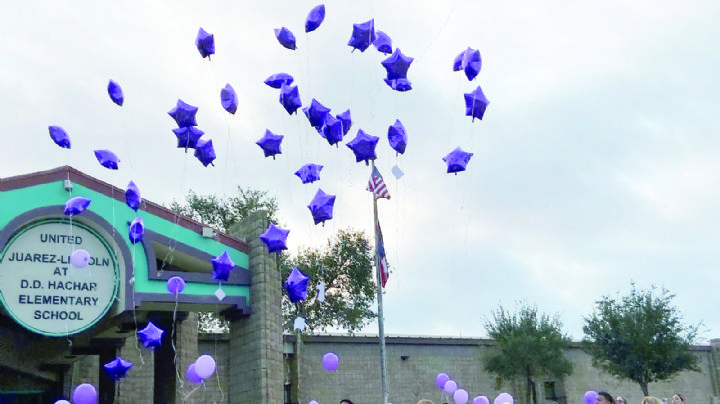 Despiden con dolor a niña en Laredo; murió tras presentar fiebre y malestar estomacal repentino